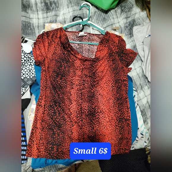 Tops - Picture 5 of 16